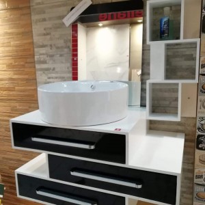 MUEBLE P/BAÑO, CON ESPEJO Y CUBA INCLUIDOS.