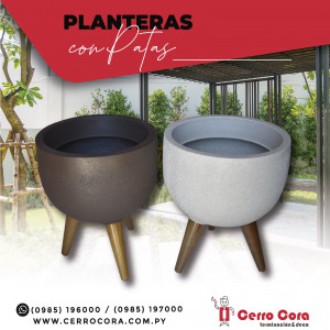 Planteras con patas de madera